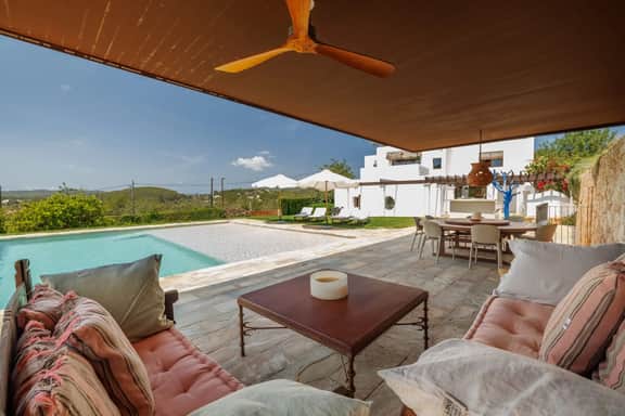 IBZ229 Privadia Pera