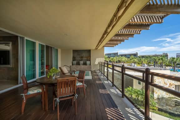 Luxurious 2 Bed Villa And 2 Jacuzzis