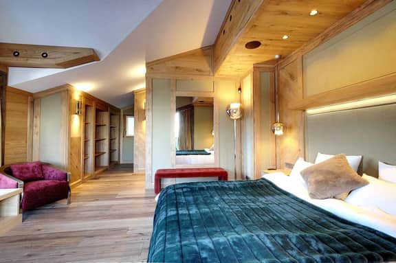 Shining Jewel Chalet with Opulent Decor and Facilities