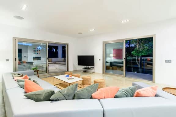 IBZ238 Hector VilEli