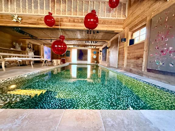 Luxury Mountain Escape With Pool Sauna