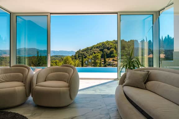 Luxury Seafront Villa with Infinity Pool & Sauna