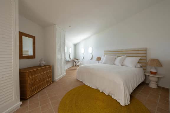 Azure Coast Sanctuary - Image 4