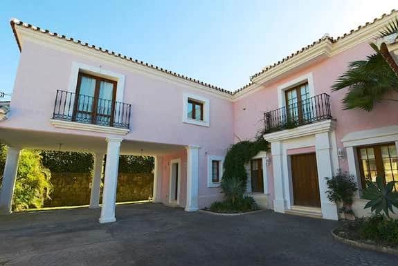 Elegant Villa Near Golf & Coast - Image 5