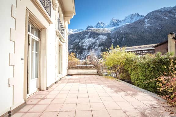 Cozy Apartment in Heart of Chamonix