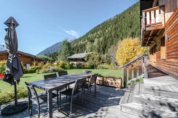 Modern Alpine Retreat Near Ski Slopes - Image 4