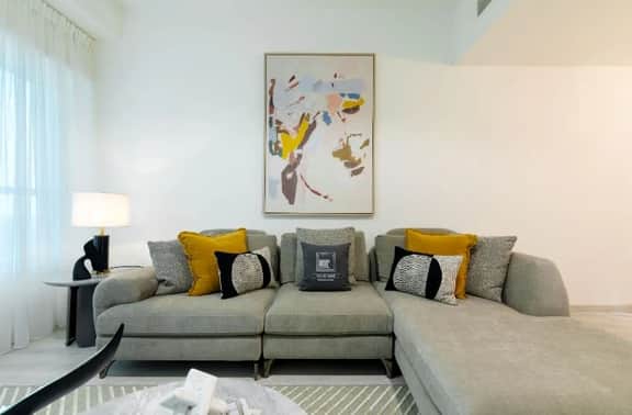 Elegant 2 Bedroom Apartment Overlooking Dubai