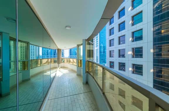 Elegant 2 Bedroom Apartment Overlooking Dubai
