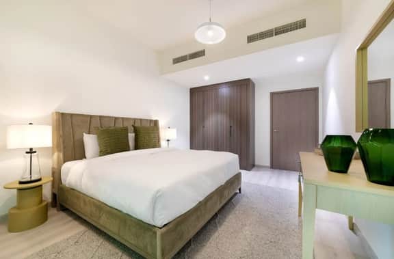 Elegant 2 Bedroom Apartment Overlooking Dubai