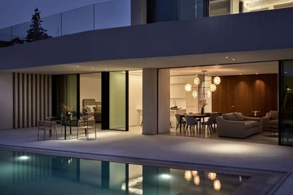 Sea View Luxury Villa with Heated Infinity Pool - Image 2