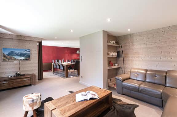 Bright Apartment Close to Ski Slopes
