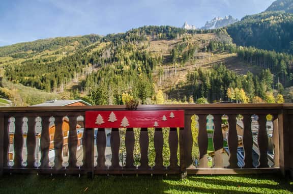 Central Chamonix Stay With Mountain Charm