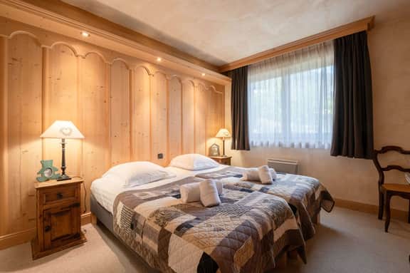 Scenic Mountain Apartment With Private Bathrooms