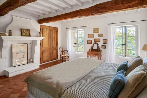 Serene Estate Escape Near Saint Tropez
