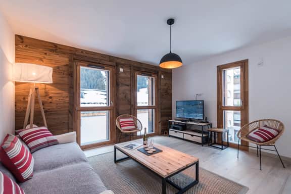 Contemporary Duplex With Brevent Mountain Views
