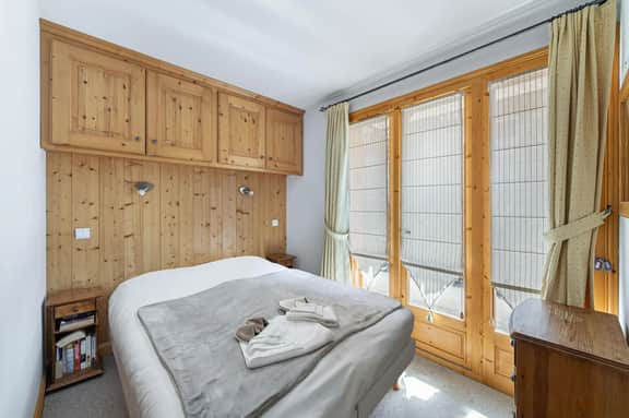 Family-friendly Chalet With Scenic Mountain Views