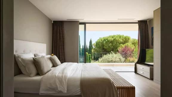 Bright Villa With Expansive Outdoor Terraces