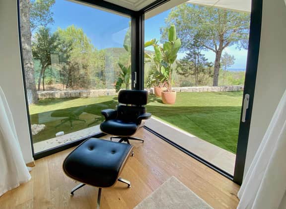 Premium Villa With Private Gated Grounds