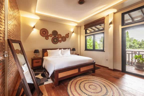 Quiet Garden Villa Near Phsar Kroam