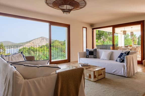 Luxury Sea View Villa with Rooftop Terrace