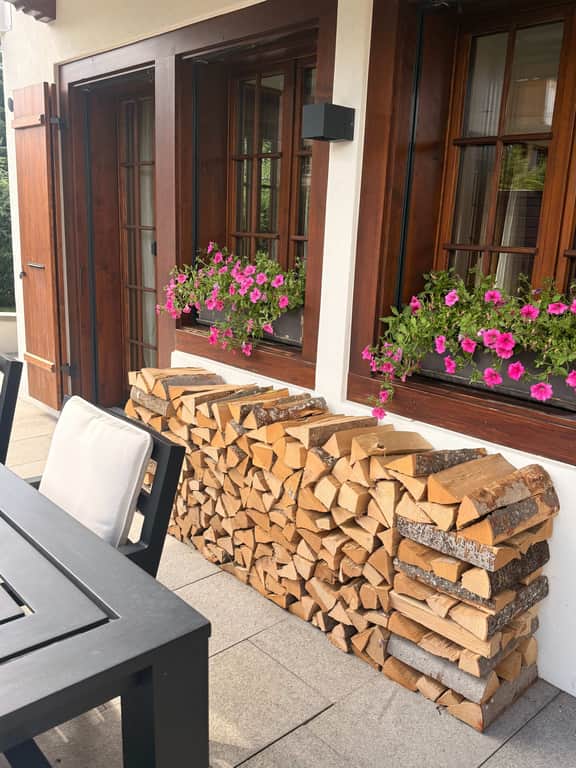 Spacious Garden Chalet With Modern Comforts