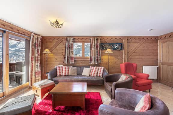 Traditional Mountain Apartment With Terrace