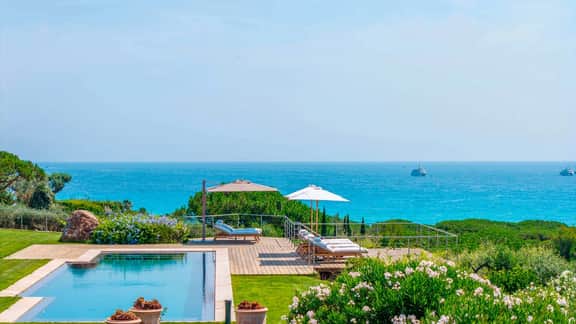 Exclusive Mediterranean Estate Near Pampelonne Bea
