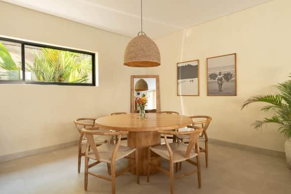 Luxury Two Storey Pool Villa Retreat - Image 2