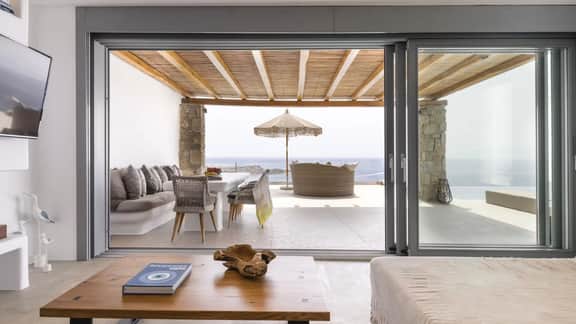 Beautiful Sea View Family Getaway - Image 5