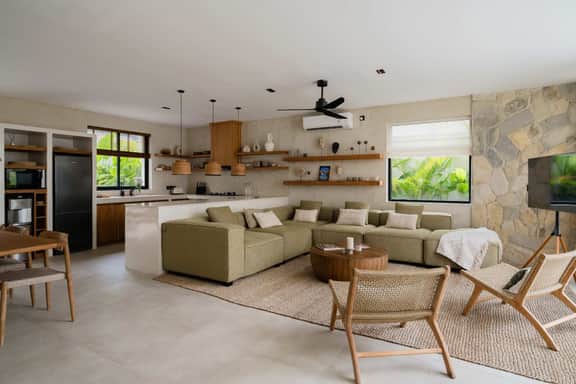 Elegant Escape With Private Swimming Pool - Image 4