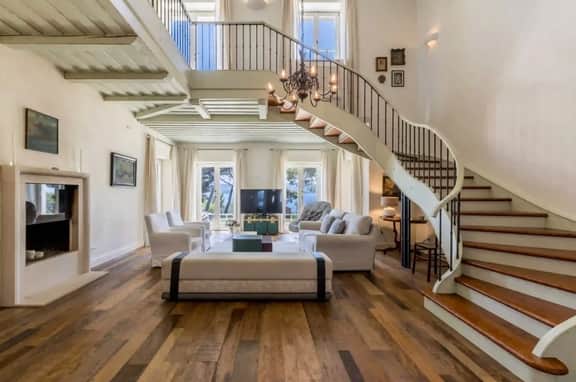 Beautiful Villa Overlooking Adriatic And Hvar - Image 2