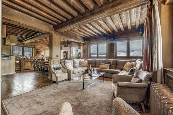 Luxury Chalet With Stunning Mountain Views - Image 2
