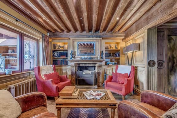 Luxury Chalet With Stunning Mountain Views - Image 4