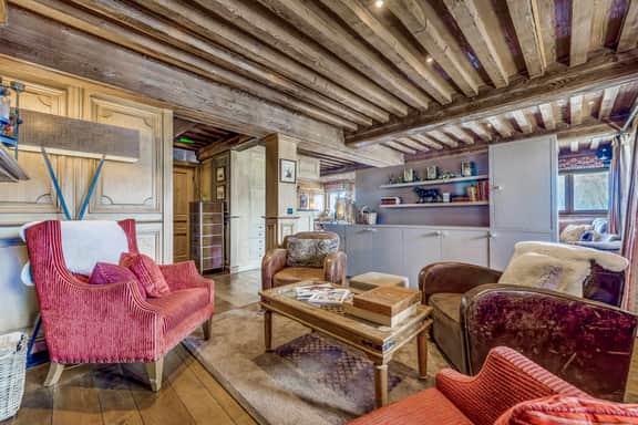 Luxury Chalet With Stunning Mountain Views - Image 3