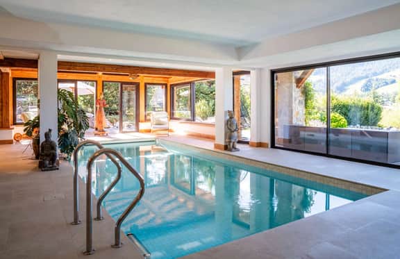 Exceptional Alpine Chalet With Panoramic Views - Image 4