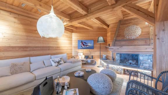 Mountain Retreat With Sauna and Jacuzzi - Image 5