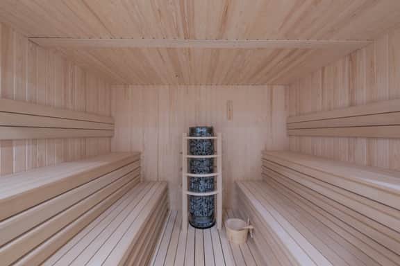 Luxury Chalet Steps From Altiport Slopes - Image 4