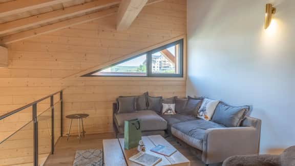 Stylish Duplex Apartment Near Alpine Slopes - Image 4