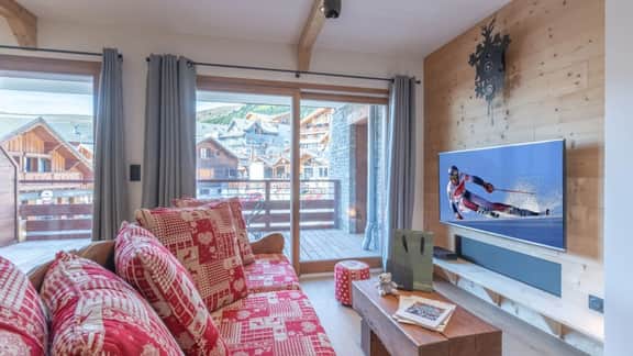 Inviting Alpine Apartment Near Village Center - Image 2