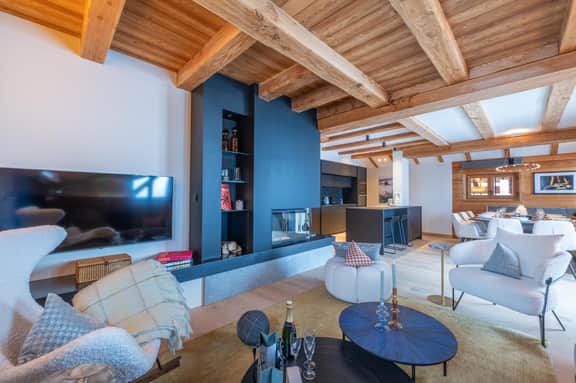 Five-bedroom Chalet at Slopes Foot - Image 4