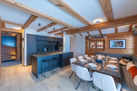 Five-bedroom Chalet at Slopes Foot - Image 5