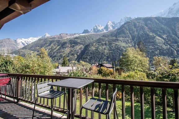 Rustic Chalet Near Chamonix Town Center - Image 4