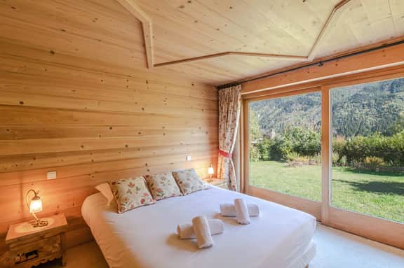 Rustic Chalet Near Chamonix Town Center - Image 3