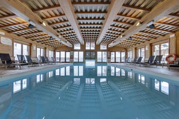 Pedestrian Alpine Retreat With Ski Access - Image 3