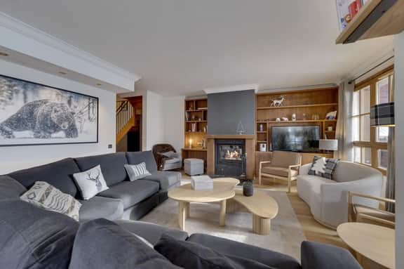 Pedestrian Resort Retreat Facing Mont Blanc - Image 5