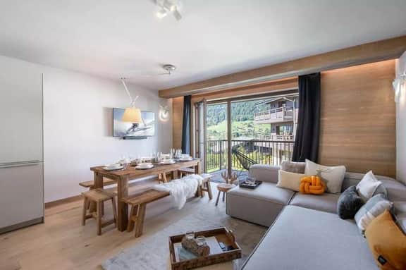 Valley View Apartment With Wellness Access - Image 2