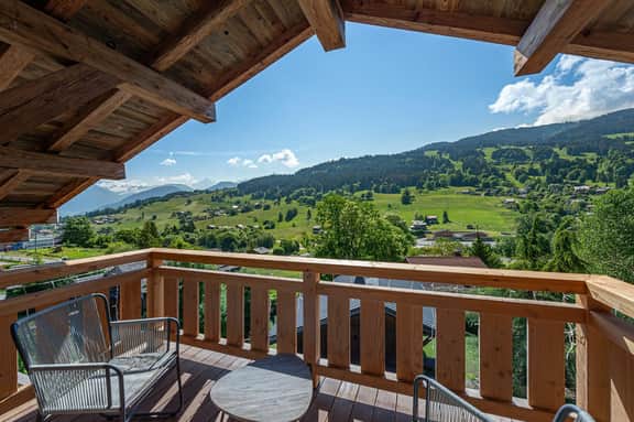Beautiful Megève Chalet With Mountain Views - Image 5