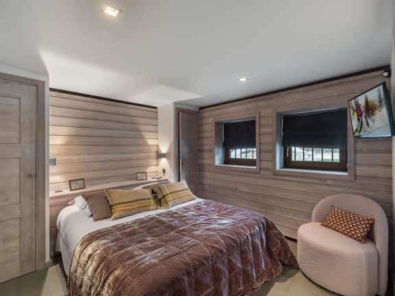 Elegant Six Bedroom Chalet Near Megève - Image 3