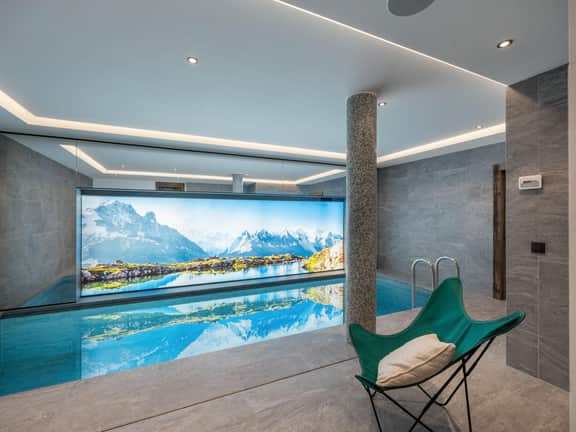 Chalet Near Slopes With Indoor Pool - Image 4