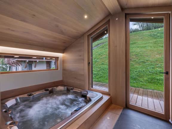Five Bedroom Chalet Near Megève Skiing - Image 3